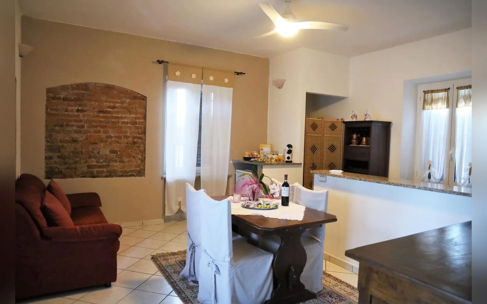 Camera di Tenuta Beatrice, Castell'Alfero (Piemonte) (foto 53)