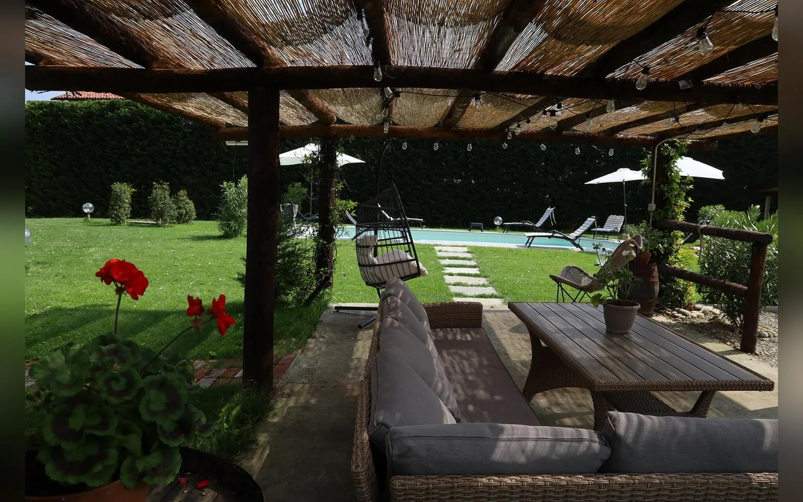 Esterni di Tenuta Beatrice, Castell'Alfero (Piemonte) (foto 8)
